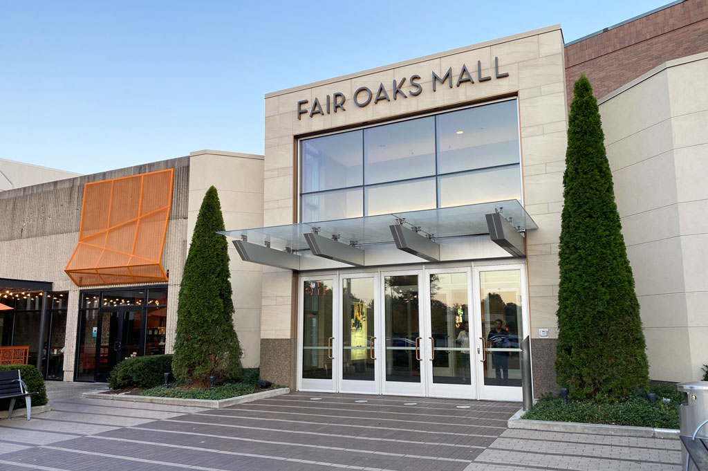 Fair Oaks Mall Storefront