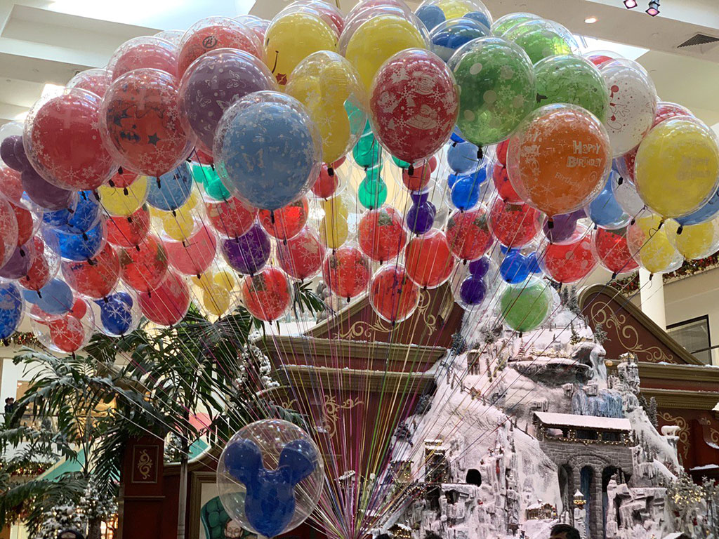 Meeting Point with Santa Claus at South Coast Plaza