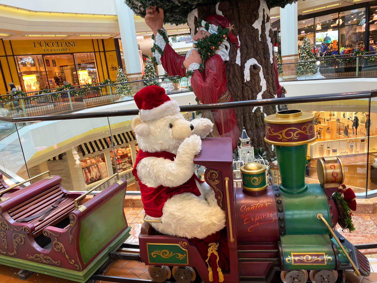 Santa's Express Train and Reindeer Carousel – South Coast Plaza