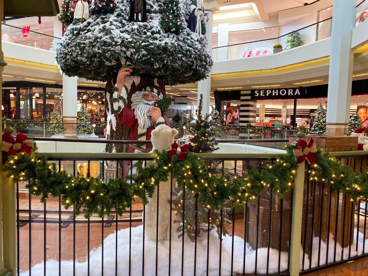 Things to Do at South Coast Plaza During Holidays SuperMall
