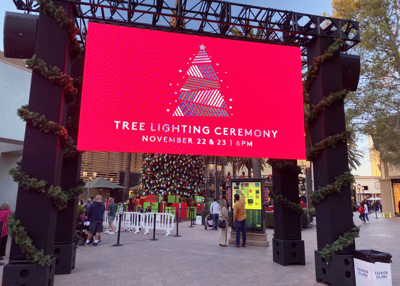 Tree Lighting Ceremony - Fashion Island Mall
