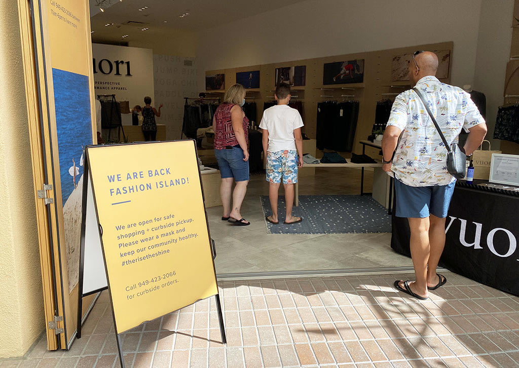 POP-UP STORE AT FASHION ISLAND