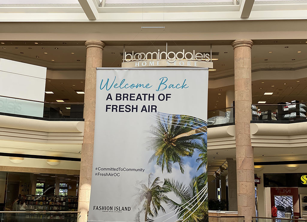 'Welcome Back' Sign - Fashion Island
