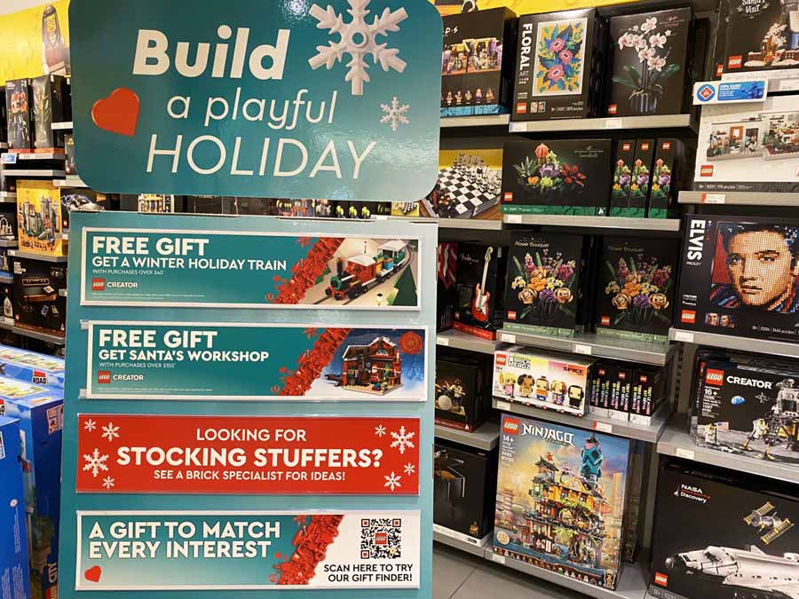 Free Gifts at LEGO store on Christmas