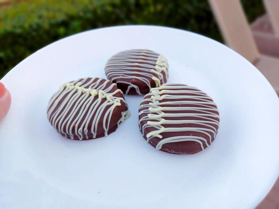 Hickory Farms Dark Chocolate Covered Sandwich Cookies