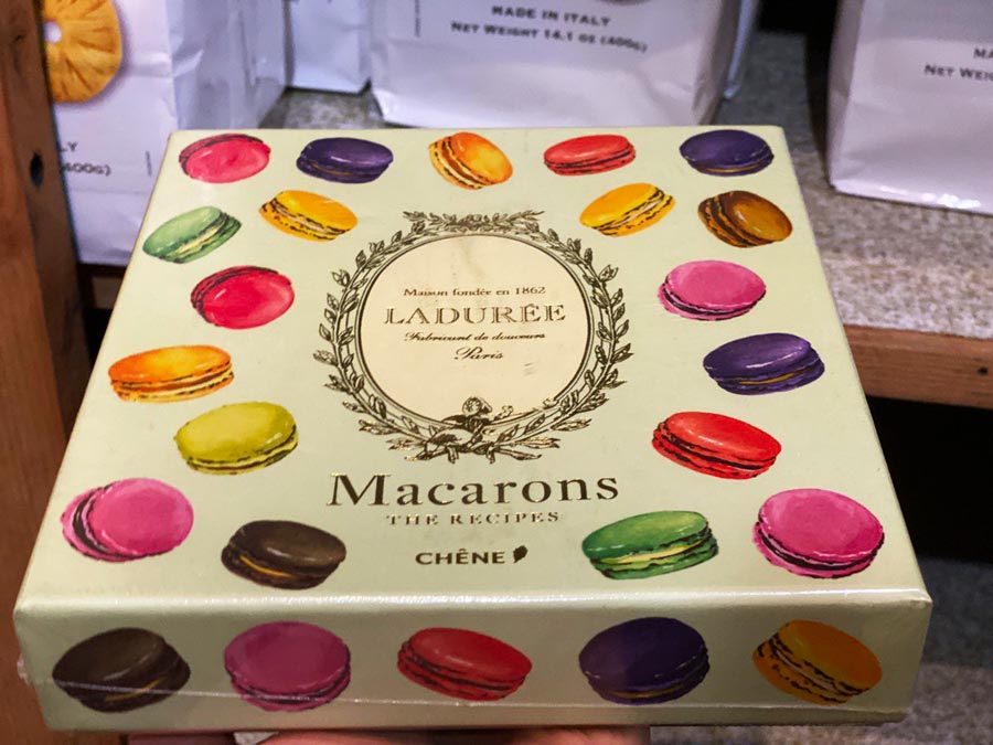 French macarons box