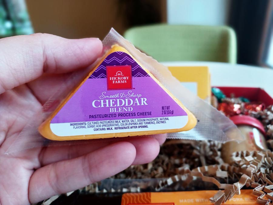 Hickory Farms cheese cheddar