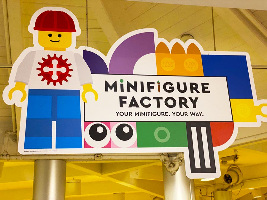 LEGO Minifigure Factory