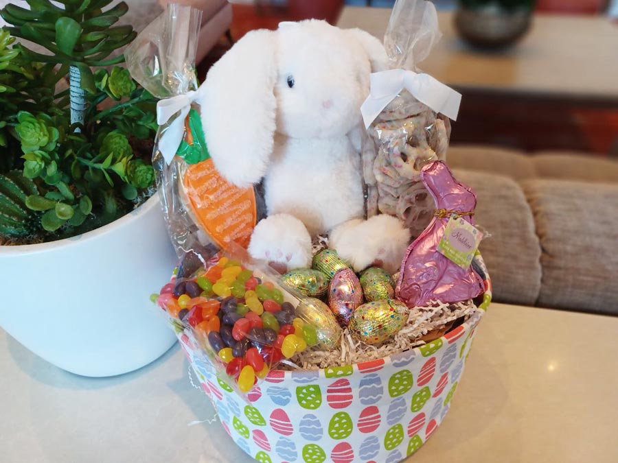 Hickory Farms Little Bunny Easter Basket