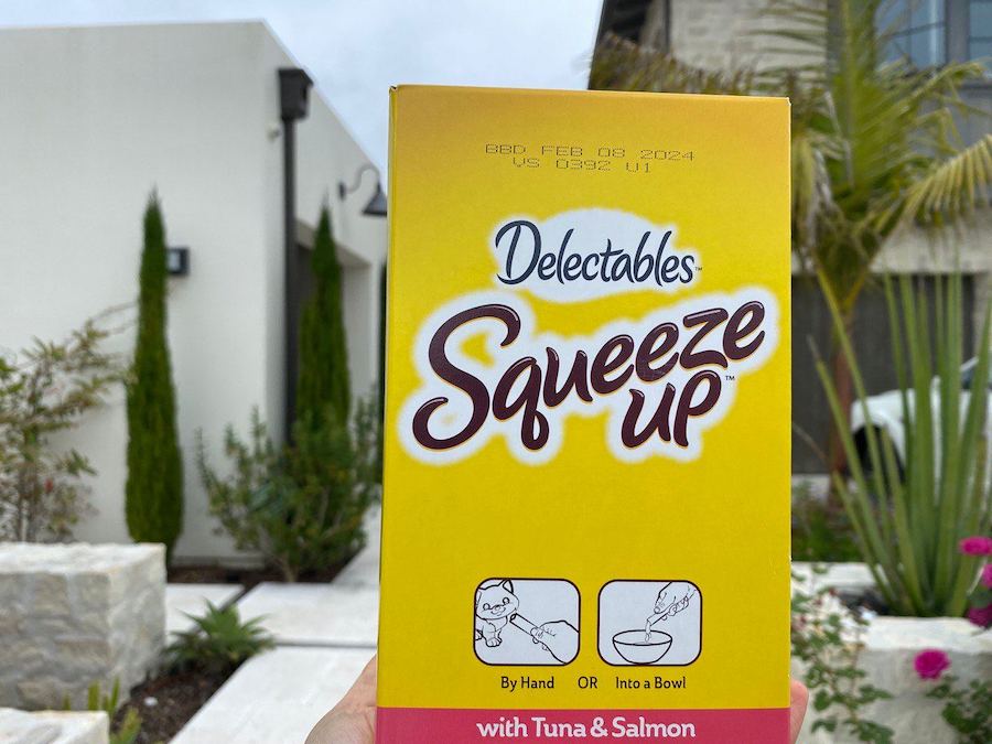 Delectables Squeeze Up Tuna & Salmon Lickable Cat Treats