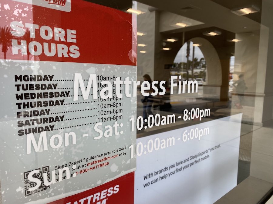Mattress Firm store hours