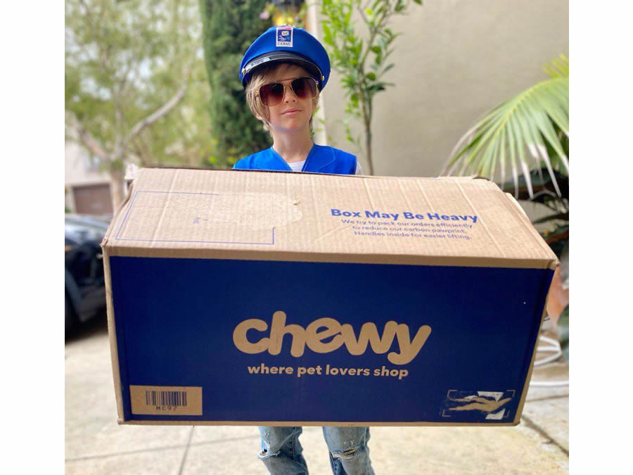 Shop for all your pet needs at Chewy, from food to medication, without leaving home.