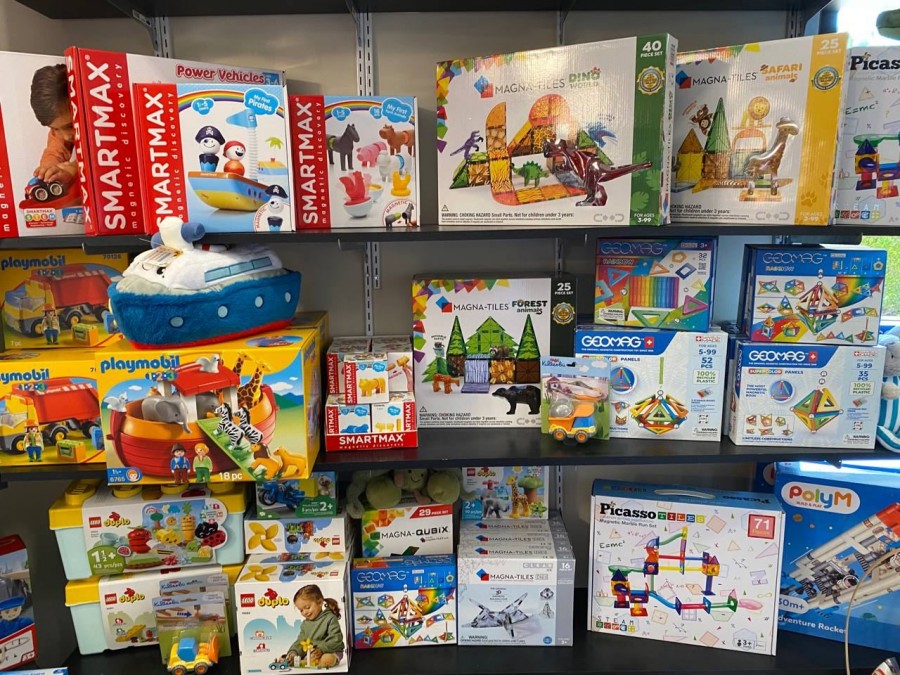Discover the ideal gift for your child with Fat Brain Toys and Barnes and Noble.