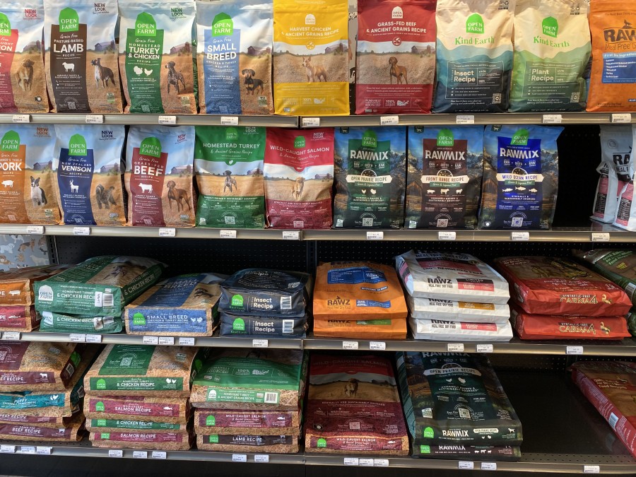 Discover dog food for all breeds at Pet Oasis.
