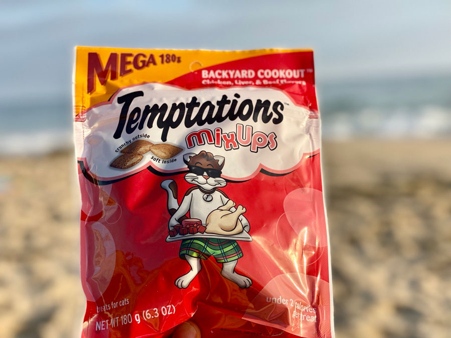 Temptations MixUps Backyard Cookout Flavor Soft and Crunchy Cat Treats