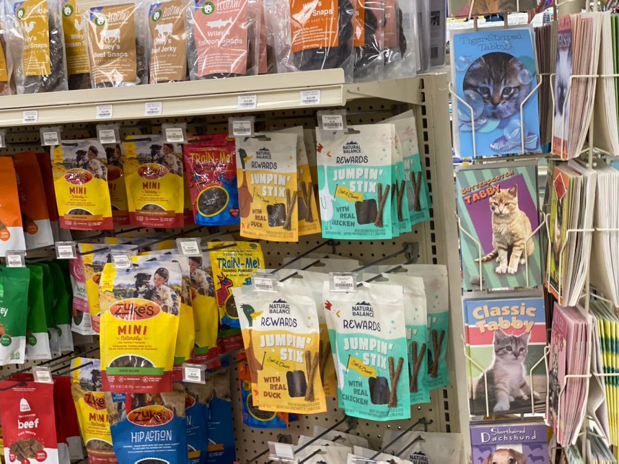 Discover a vast selection of pet treats at Pet Supply, ranging from delectable homemade creations to organic indulgences.