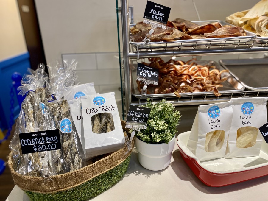 Discover an irresistible range of 100% healthy pet treats. 