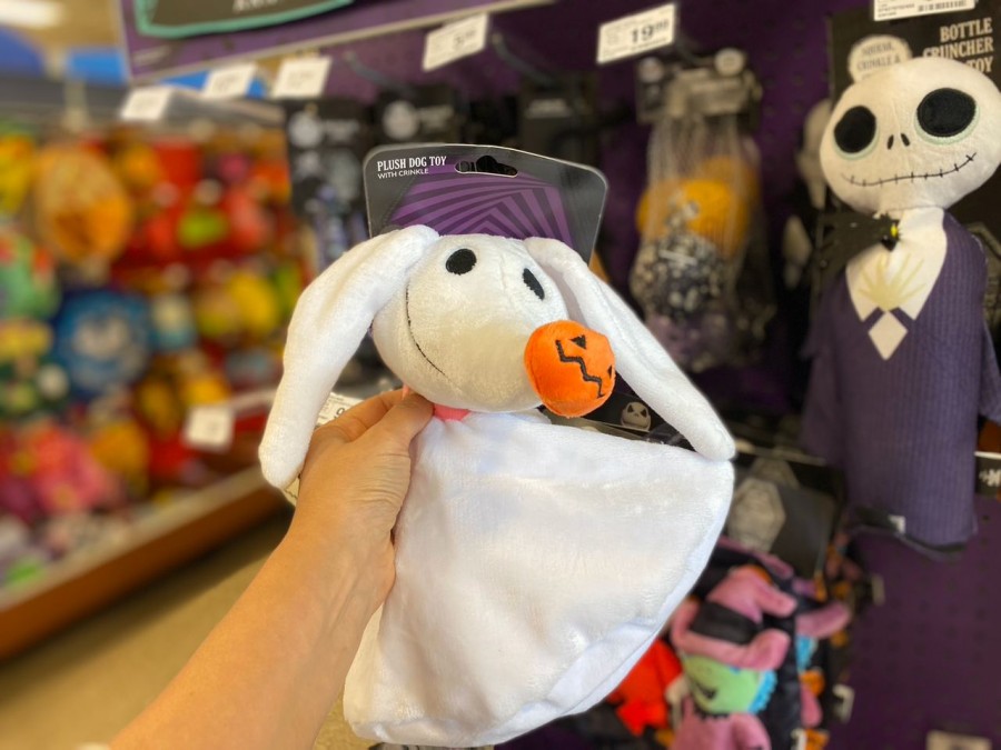 Experience hours of joyful play with this squeaky toy modeled after the iconic Jack Skellington.