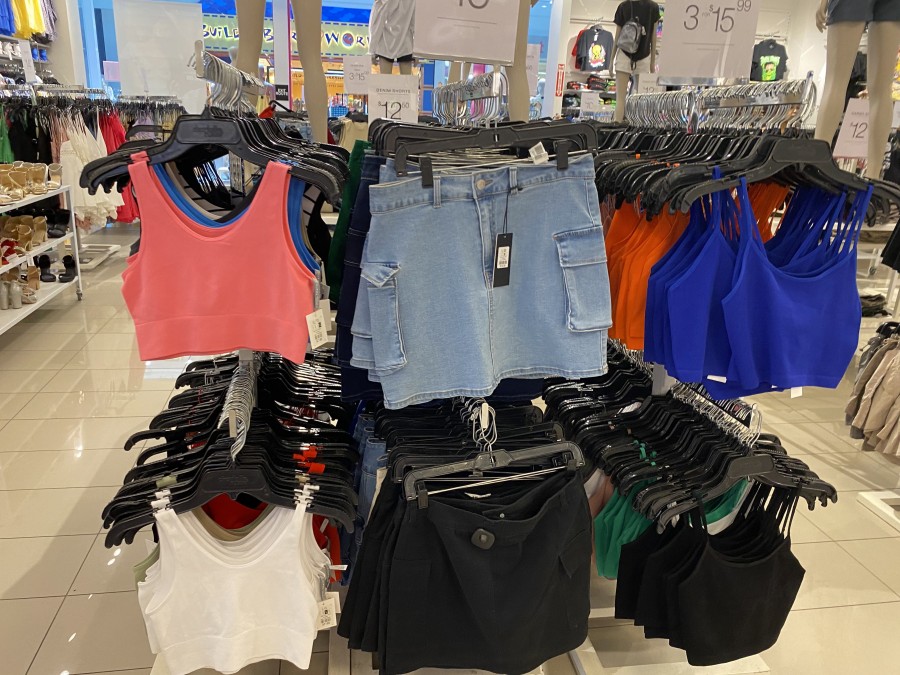 Whether you prefer a cute crop top or a polished tucked-in shirt, and whether you opt for fashionable wedges or comfortable sneakers, our versatile shorts will elevate your summer wardrobe.