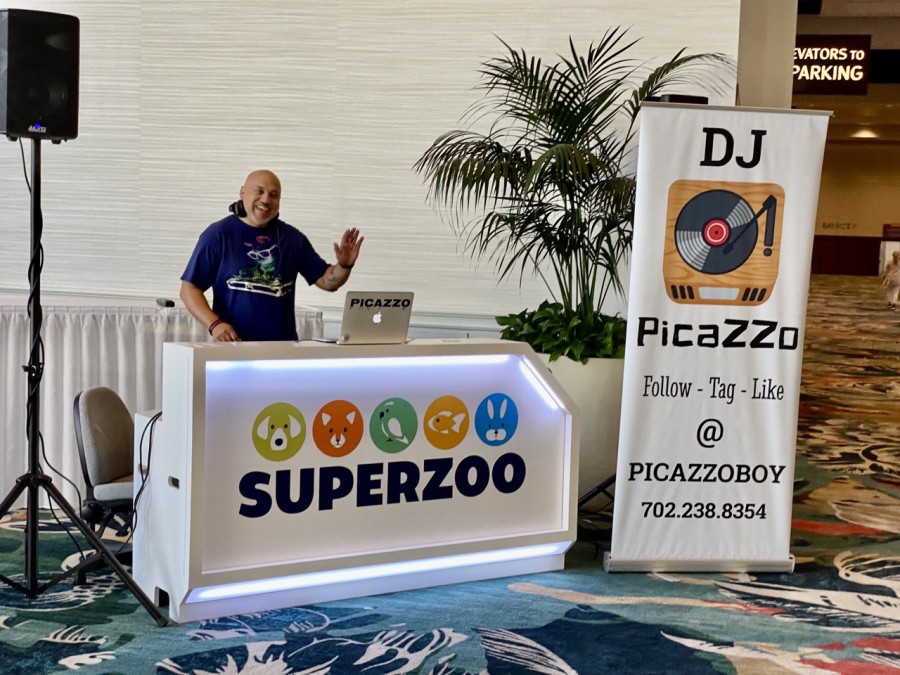 SuperZoo was graced by the presence of DJ PicaZZo.