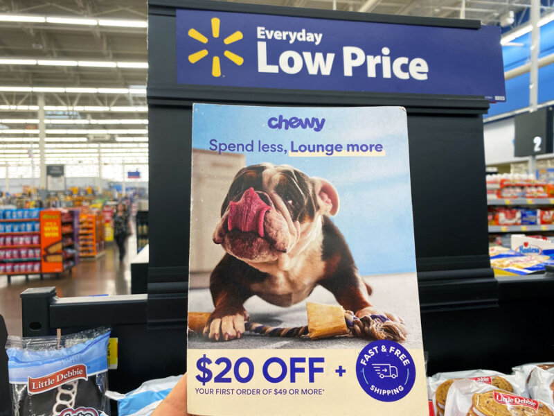 Where to Shop for Pet Supplies Chewy or Walmart? SuperMall