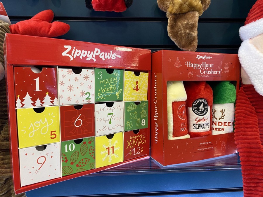 Experience the joy of the holiday season with Zippy Paws' Advent Calendar. Discover 12 adorable and squeaky holiday Miniz, featuring exclusive, never-before-seen characters.