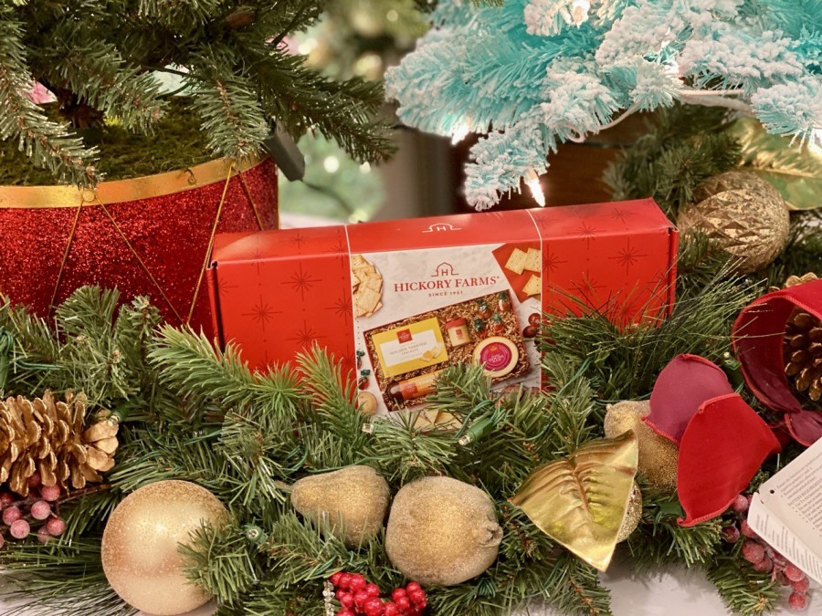 Experience the exquisite Hickory Farms Holiday Selection exclusively at Daillard's
