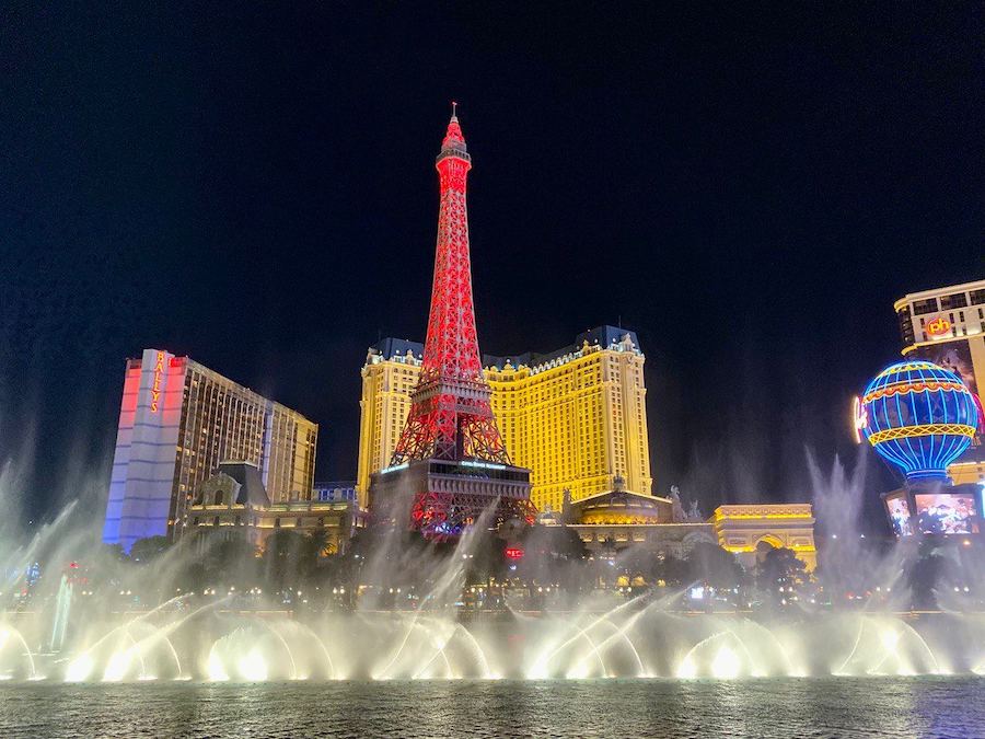 Witness the choreography of dancing waters at the Fountains of Bellagio, a captivating and rhythmic aquatic performance.