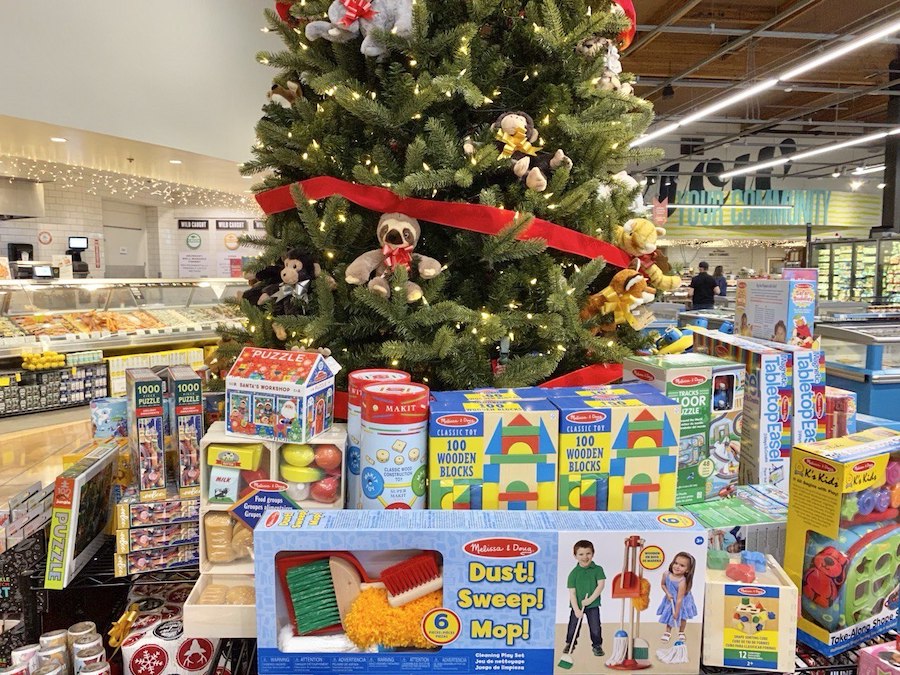 Step into a playtime wonderland with Melissa and Doug toddler toys, where imagination takes center stage.