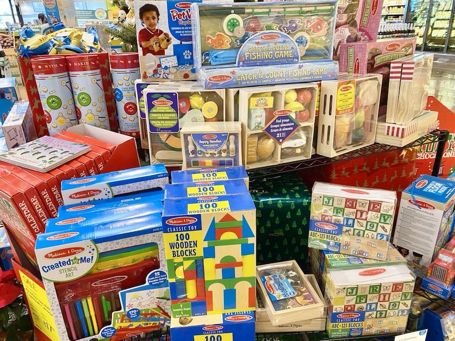 Dive into a world of building dreams with the Melissa and Doug 100-Piece Wood Blocks Set, where creativity takes shape.