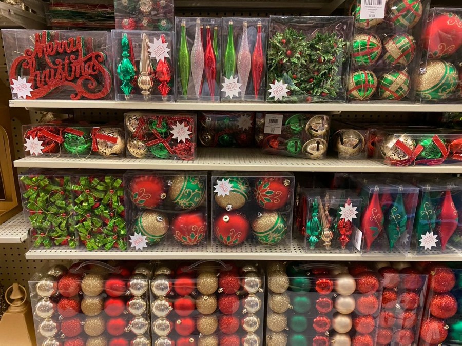 Celebrate the holidays in style with Hobby Lobby’s beautiful selection of ornaments. 