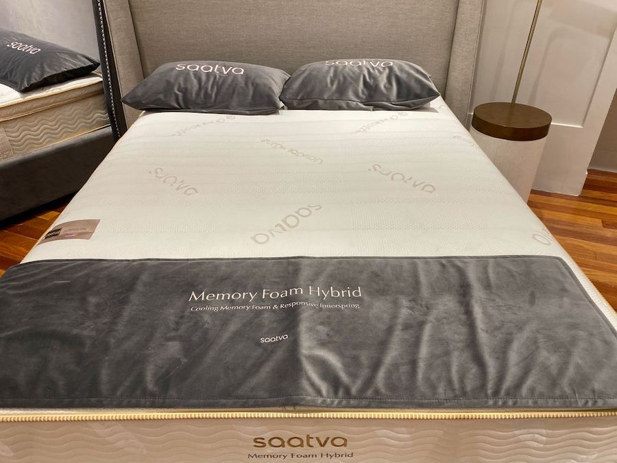 Sleep like never before on a Saatva mattress—where innovation meets timeless comfort.