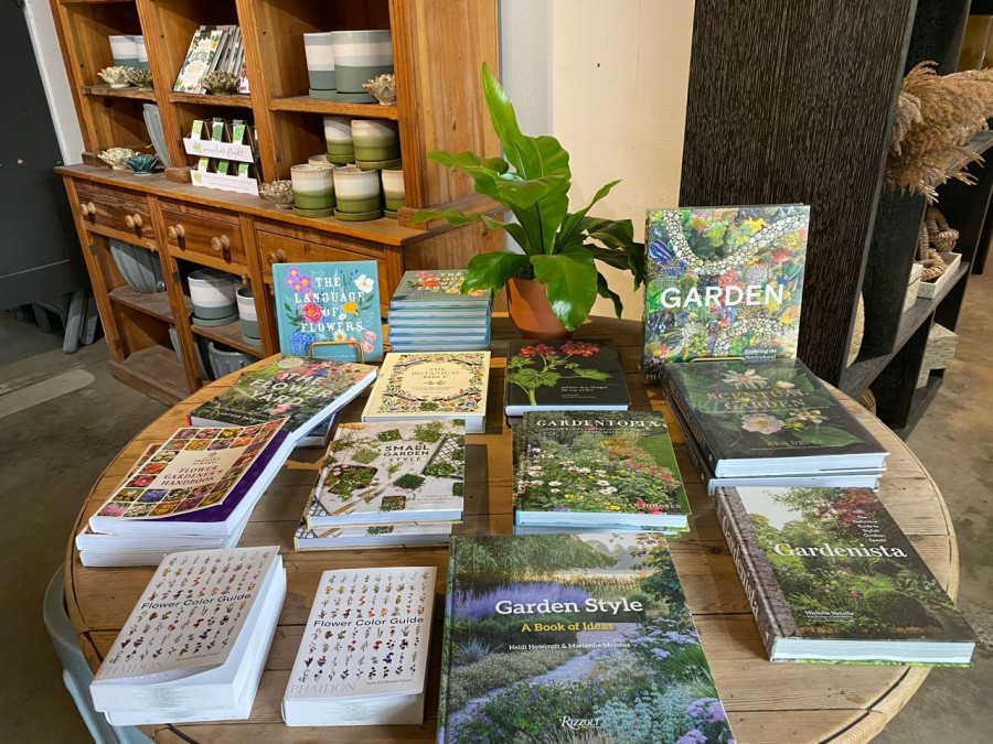 Gardening journal or book is the perfect gift for garderning lovers.