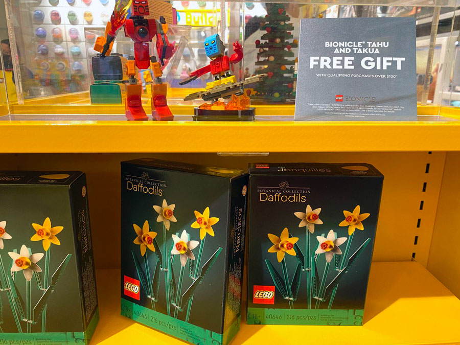 Thoughtful and Unique: Surprise Them with LEGO Daffodils on Valentine's Day