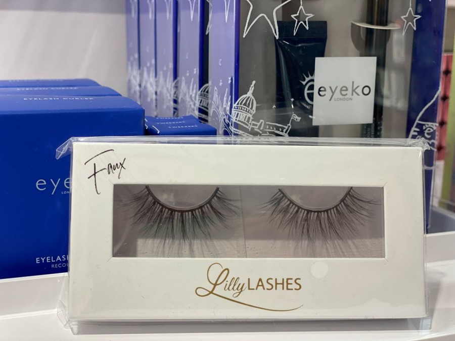 Get Taylor Swift's Iconic Look with These Affordable False Lashes!