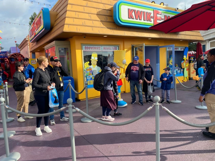 At the iconic Kwik-E-Mart, you'll discover all the beloved Simpsons™ essentials.