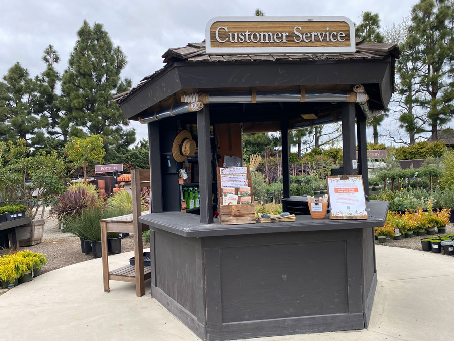 Convenient Assistance: Visit the Customer Service Kiosk at Roger's Gardens!