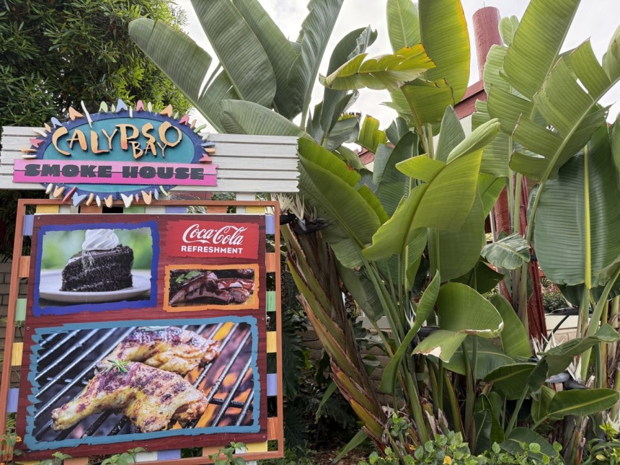 Guests savor bold, grilled goodness in SeaWorld’s tropical dining spot.