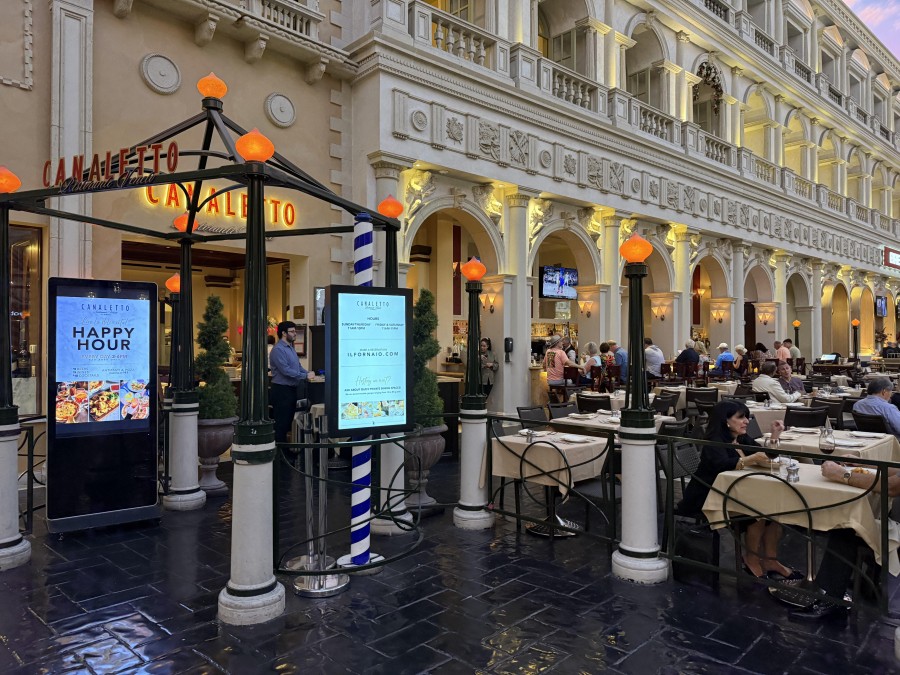 Affordable dining is easy at both Bellagio and Wynn, thanks to their budget-friendly food courts and casual eateries.