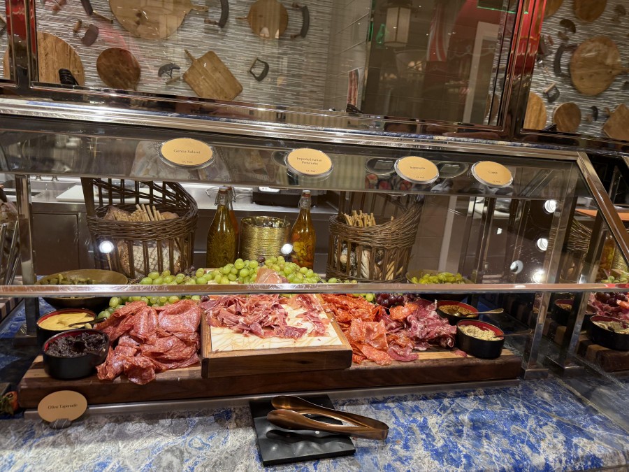 Las Vegas offers plenty of tasty, budget-friendly dining options both on and off the Strip for savvy travelers.