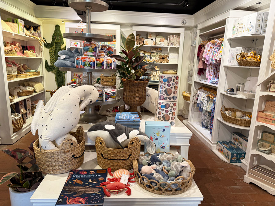 Soft Toys and warm details - Roger's Garden