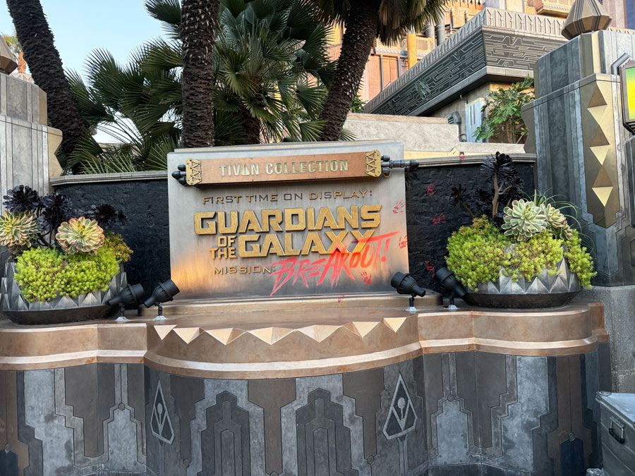 Guardians of the Galaxy - Mission: BREAKOUT! - Disneyland