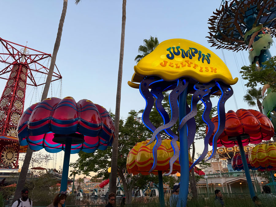 Jumpin' Jellyfish Attraction - Disneyland