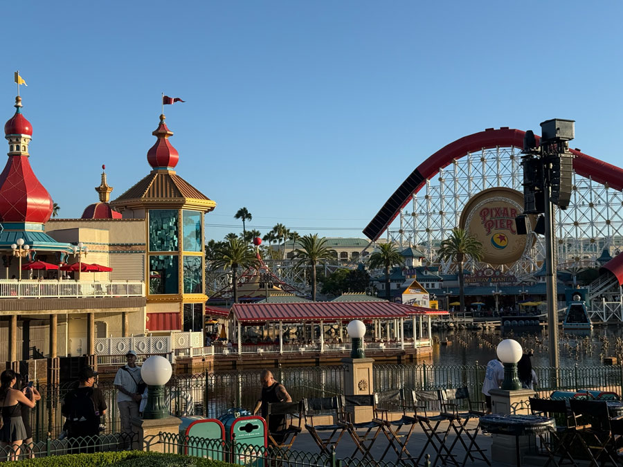 Lamplight Lounge at Disneyland Resort