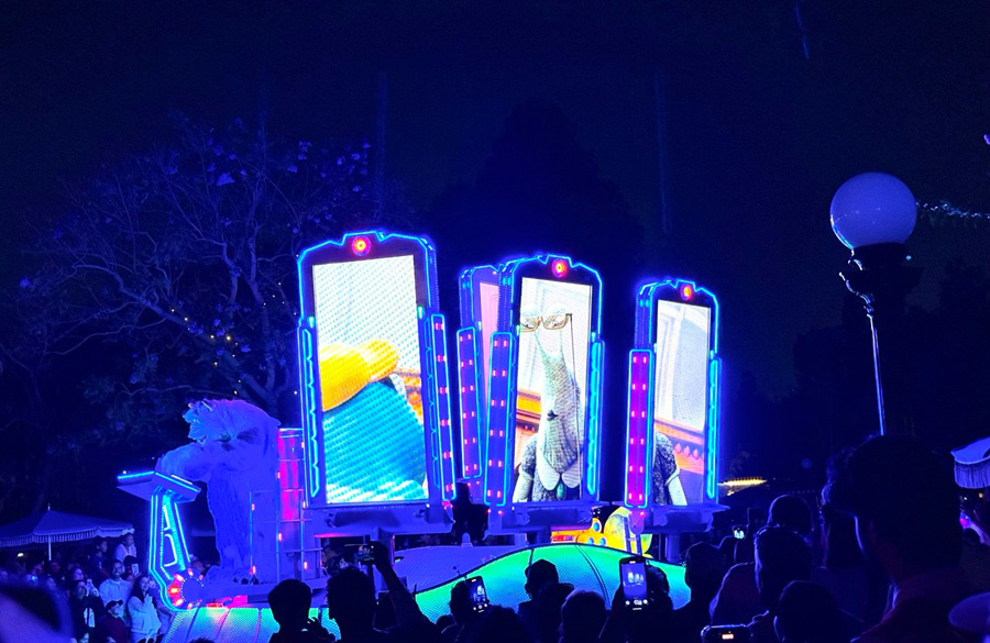 Paint The Night Parade - Disneyland Resort (Anaheim)