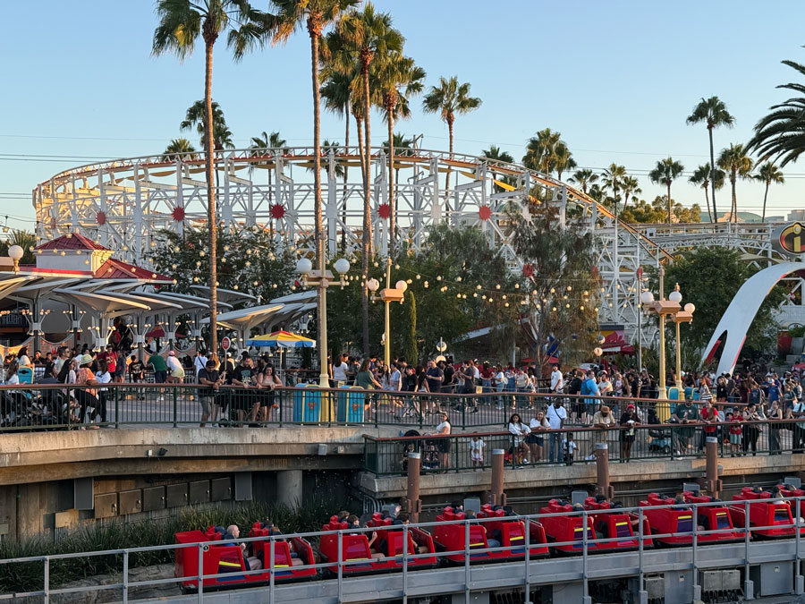 Quick turns and twists of The Incredicoaster