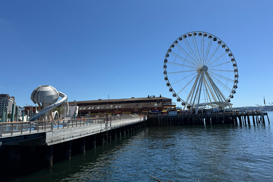 Seattle Great Wheel at Pier 57 near the Seattle Aquarium