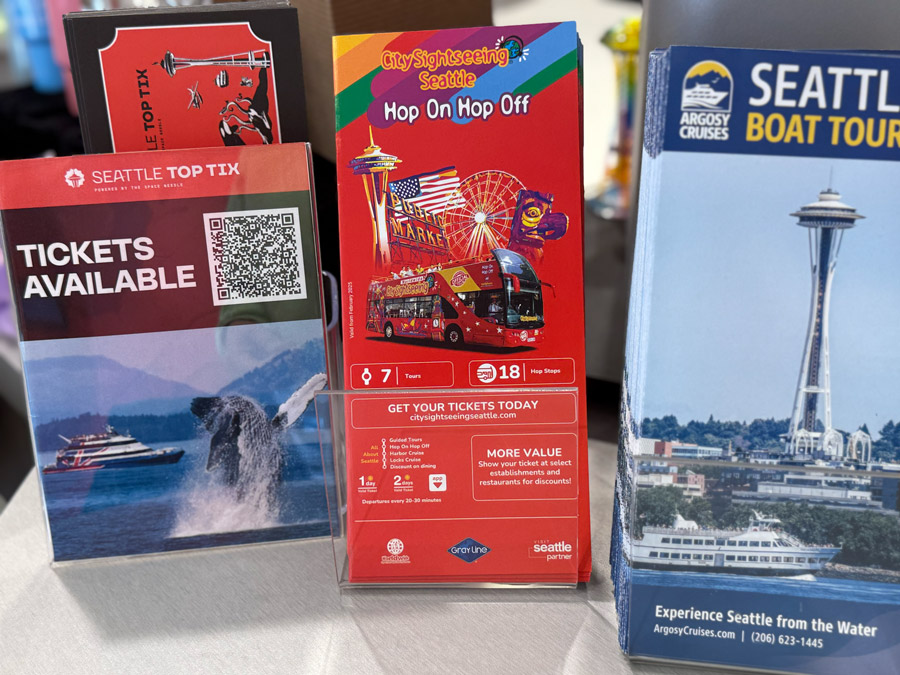 Booklets of top attractions of Seattle
