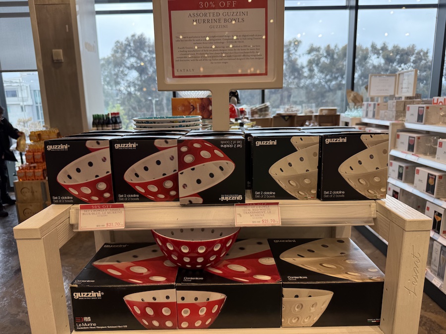 Vibrant Guzzini Murrine bowls with a bold 30% off sale tag.
