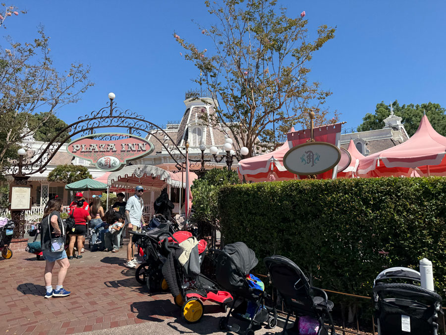 Plaza Inn - Dining & Restaurants at Disneyland Park